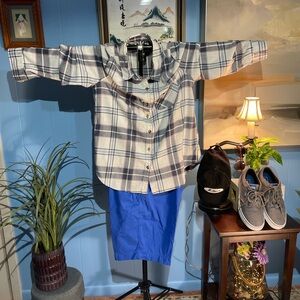 Aeropostale Navy and Pink Plaid Shirt